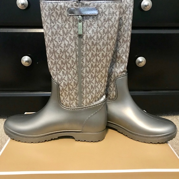 Michael Kors Rainboots - Picture 4 of 5